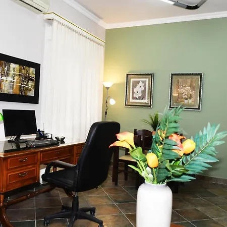Port Apartment *